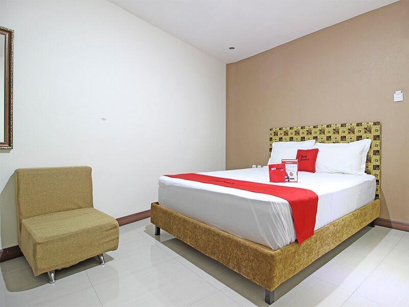 Hotel Reddoorz Near Uns Solo Exteriér fotografie