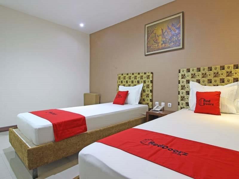 Hotel Reddoorz Near Uns Solo Exteriér fotografie