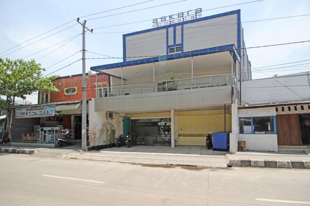 Hotel Reddoorz Near Uns Solo Exteriér fotografie