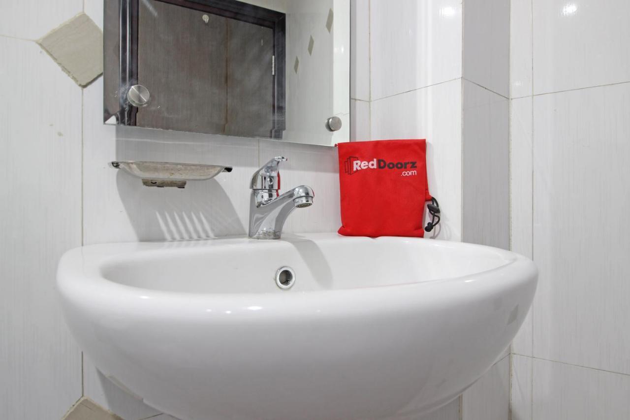 Hotel Reddoorz Near Uns Solo Exteriér fotografie