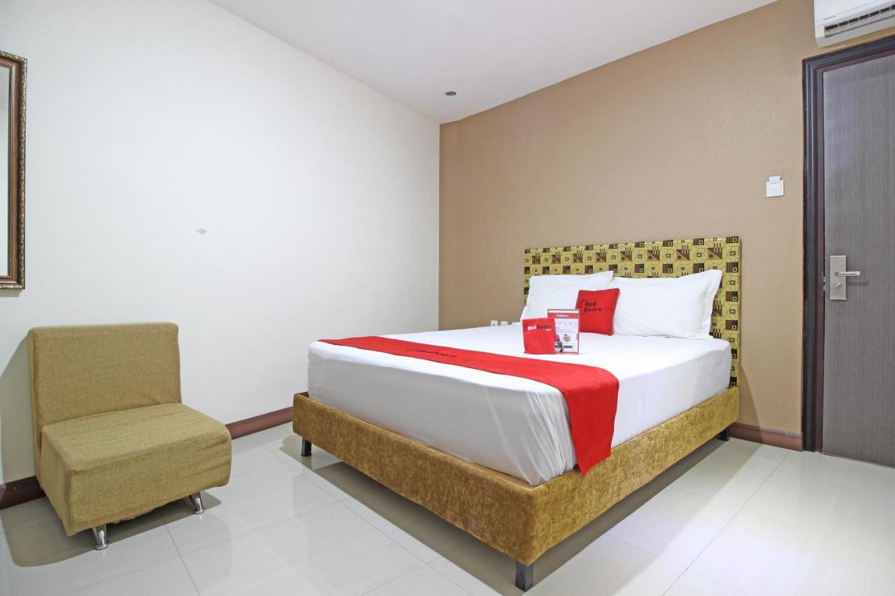 Hotel Reddoorz Near Uns Solo Exteriér fotografie